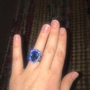 Sorrelli teardrop adjustable wring!! 💙